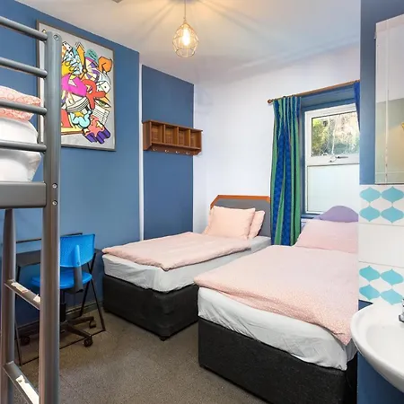 Russell Scott Backpackers - Hostel *