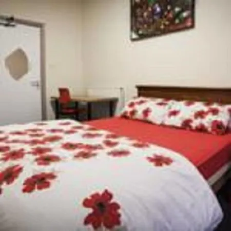Hostal Russell Scott Backpackers - *